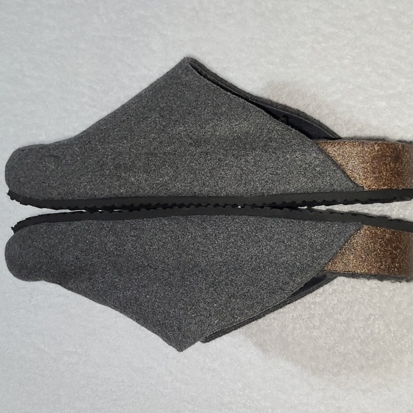Steve Madden Gray Mules Slippers Minimalist Size 11 Men's - Picture 4 of 6